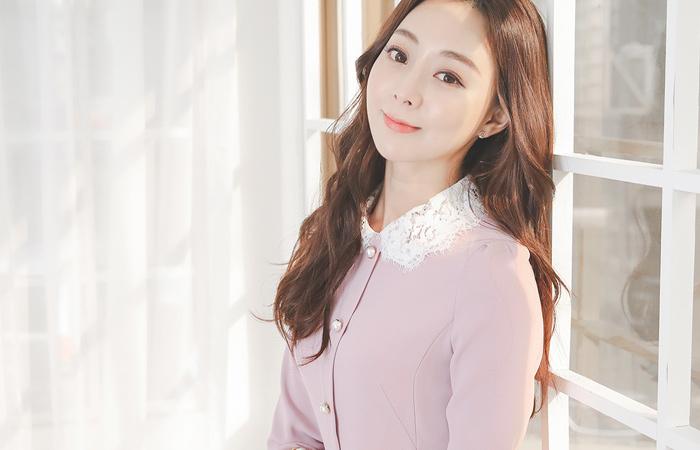 蕾丝领 配色 珍珠扣 喇叭 连衣裙