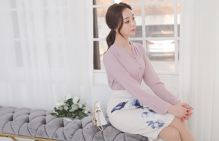 褶皱 V字领 珍珠纽扣 罩衫