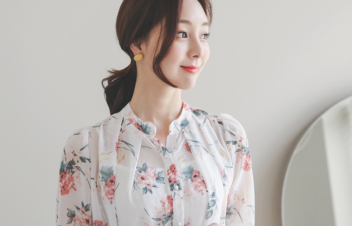 Monet花纹褶皱雪纺珍珠罩衫