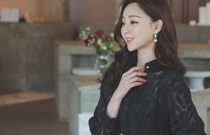 烂花透视蕾丝领子罩衫