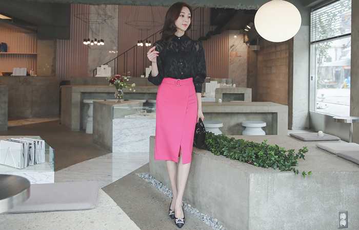 鲜明D扣腰带交叉开叉中长款裙