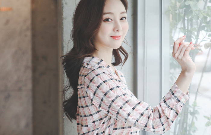 颜色 长方格 V字领 罩衫