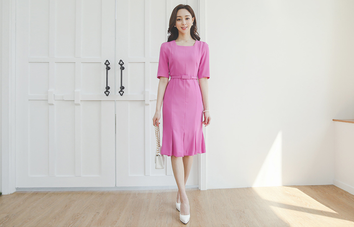 褶边 开衩 方领 腰带 连衣裙