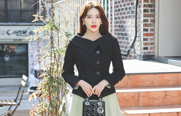 古典披肩领侧纽扣子夹克