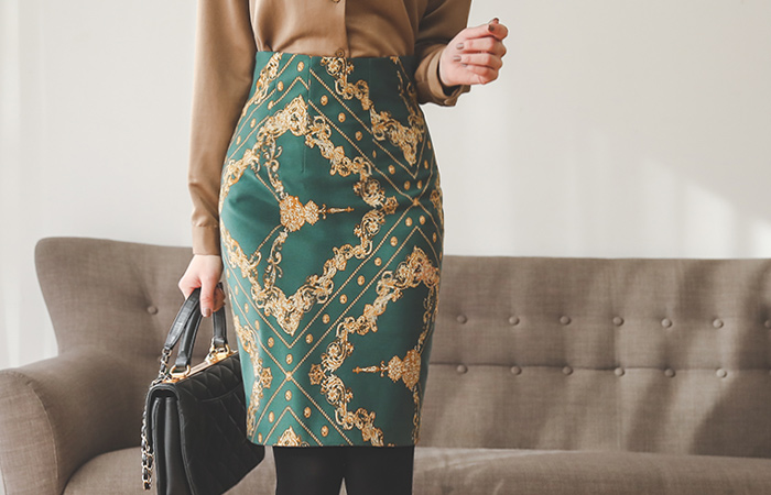 沙特尔金色图案弹力米迪裙