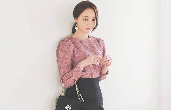 羽毛图案条纹女人衬衫