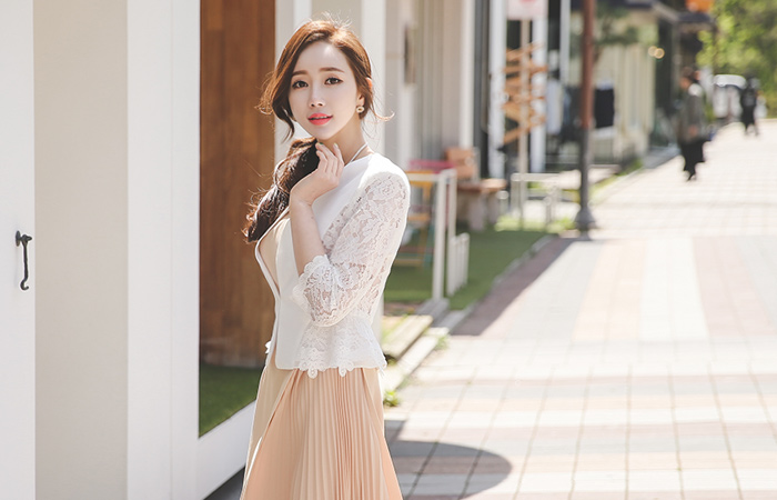 优雅蕾丝页面羽短外套