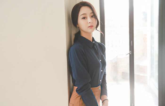 基本的口袋华达呢衬衫