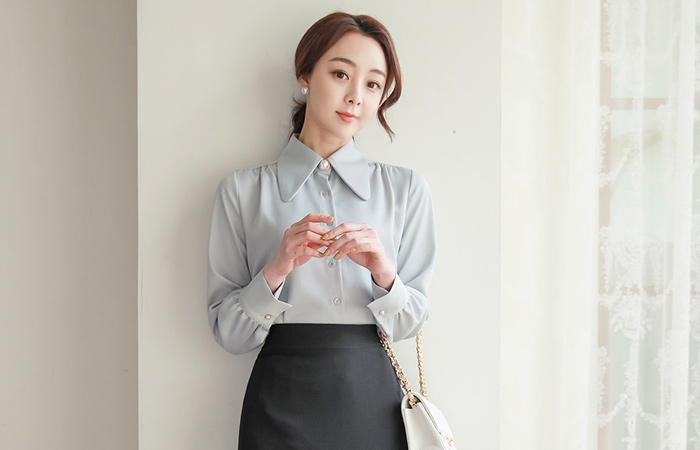 珍珠扣黑领结大衣领女衬衫