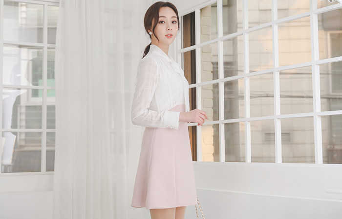 褶子雪纺蝴蝶结领结喇叭连衣裙