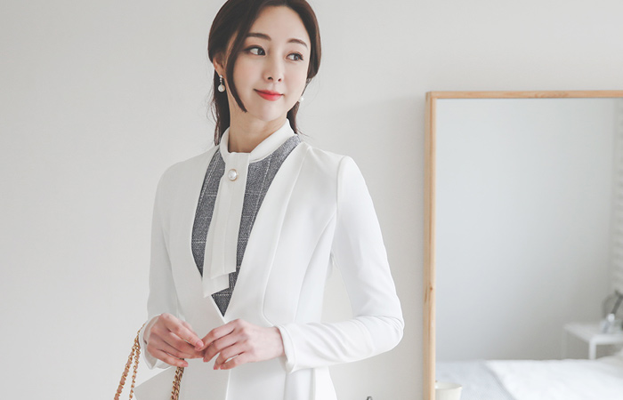 细褶 开叉 无领 单扣 夹克