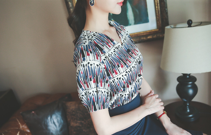 Mushu V  - 信件按钮女人衬衫