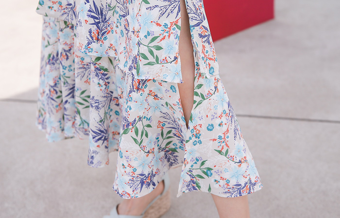 花纹褶裥长款开衩裙子