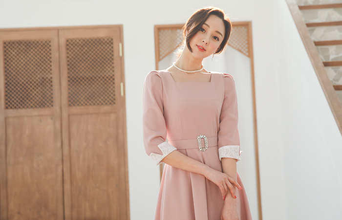 镶钻 束带 方领 喇叭 连衣裙