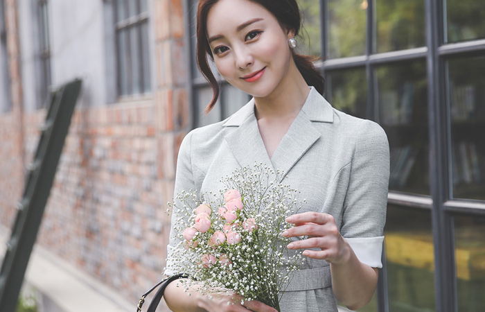 银色方形 腰带 领子 喇叭 连衣裙(半袖)