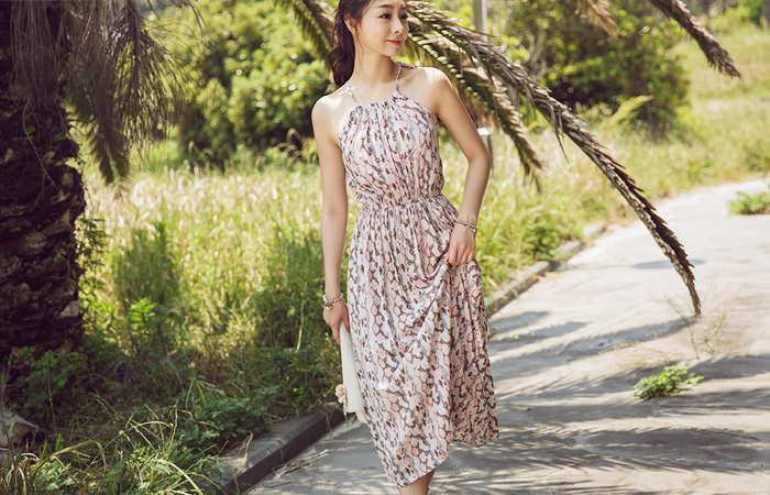 粉红海滩长款连衣裙