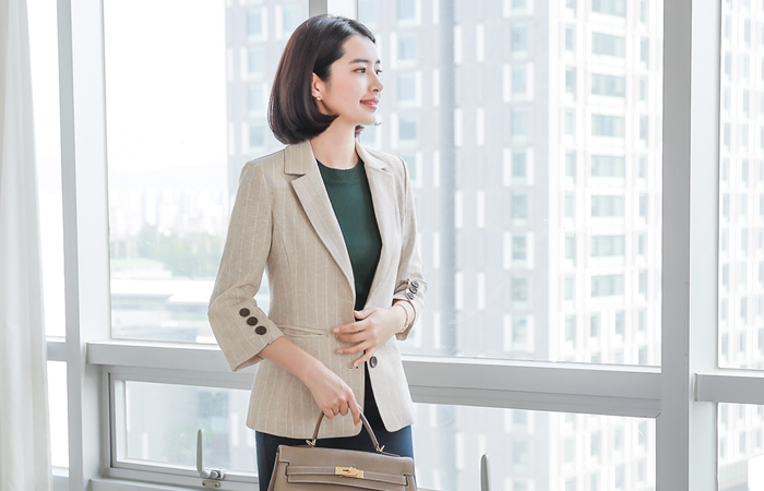 天然丝带木按钮亚麻夹克