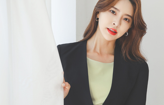 纯正 开叉 金色纽扣 摩登 夹克(summer)