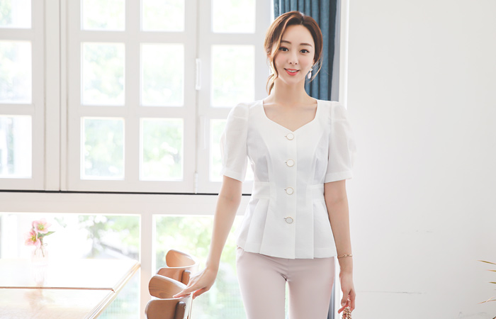 泡泡袖 백핀턱 喇叭 金色纽扣 夹克