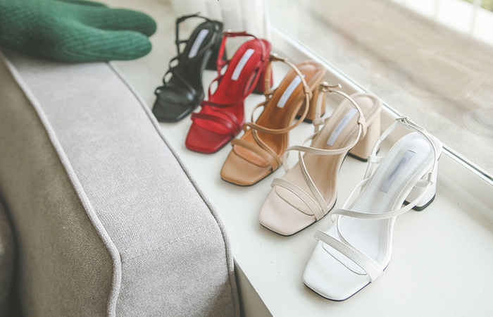 [模特穿37次]简单 皮条/束带 厚底鞋 凉鞋