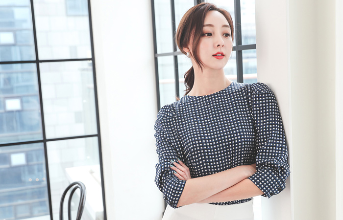 长方格 泡泡袖 圆领 罩衫