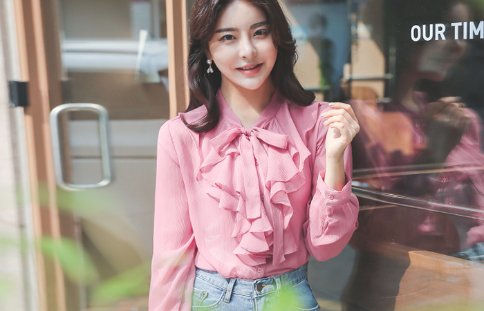 不规则 荷叶边线条 领口蝴蝶结 头纱 罩衫