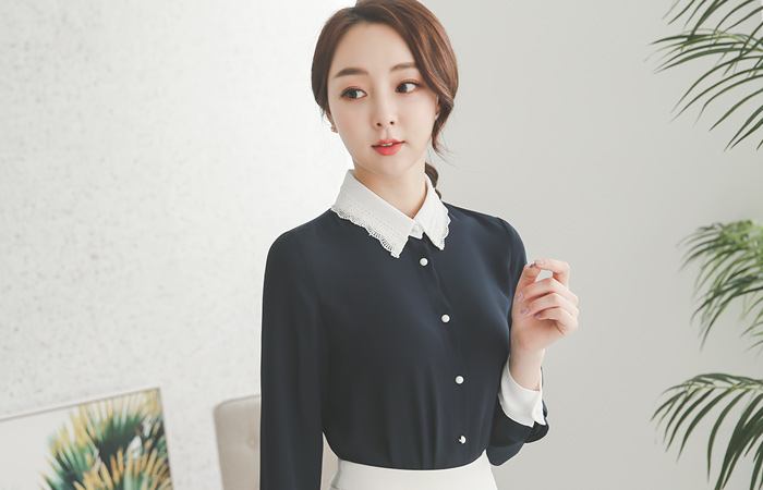 浪漫的花边领子女衬衫