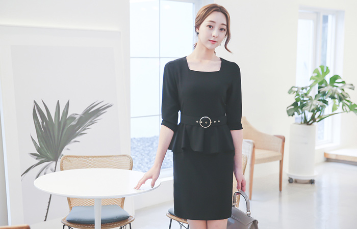 O型方颈波组/喇叭裙连衣裙