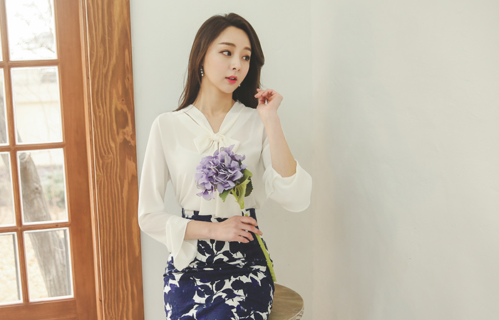 铁色带荷叶边袖口女衬衫