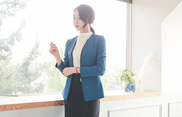 现代双配色卡拉外套