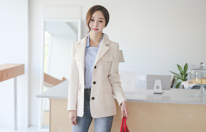 现代城市信封大衣