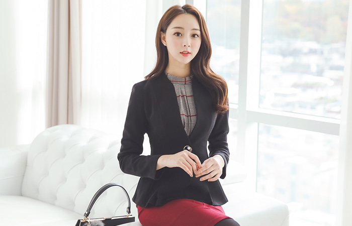 银色金属皱纹紫色大衣