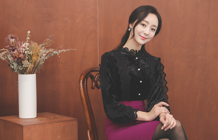 波浪卷 蕾丝 珍珠扣 丝绒 罩衫