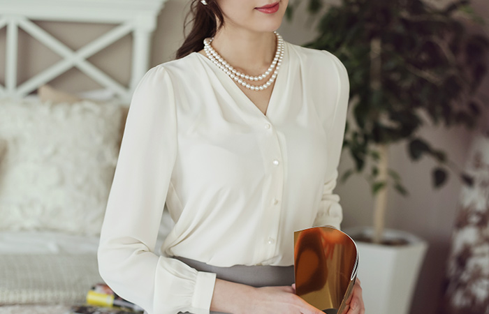 V领平富女衬衫