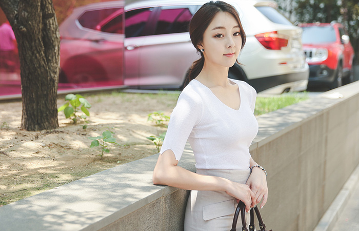 V字领的零售teuim亚麻针织衫