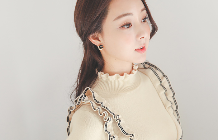 可爱配色线褶皱喇叭针织连衣裙