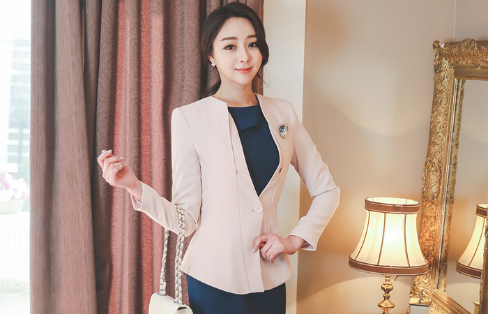 立体裁剪切口郁金香外套