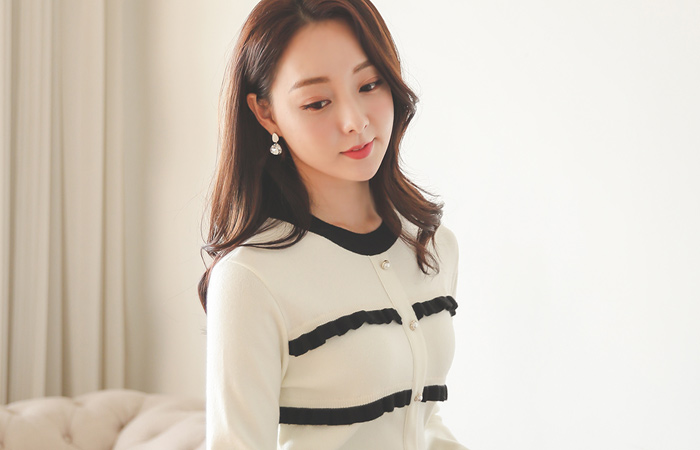 荷叶边线条 珍珠扣 配色 圆领 针织衫