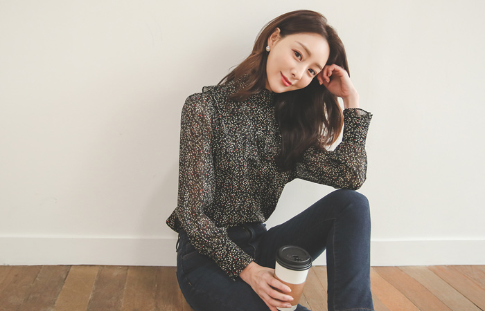 迷你郁金香 荷叶边领 珍珠 罩衫