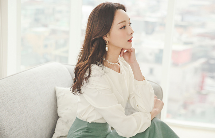 拉绒 褶皱 泡泡袖 罩衫