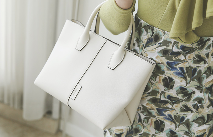 [模特穿38次]日常 缝线 方形 手提包