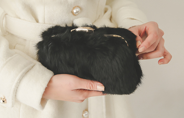 [模特穿38次]真兔子皮毛 Gold 手拿包