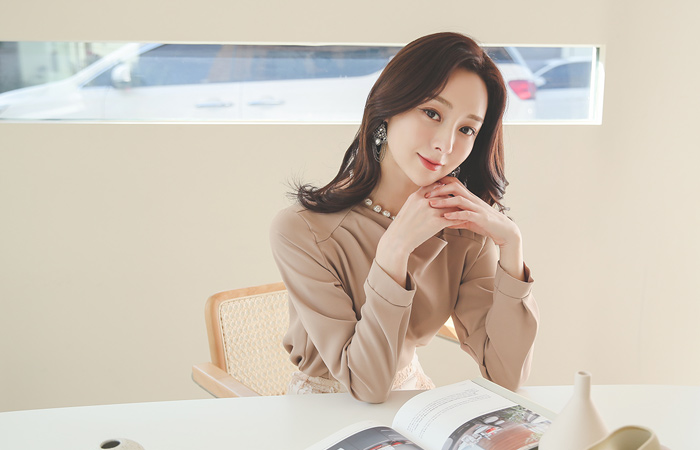 不规则 领线 细褶 褶皱 罩衫