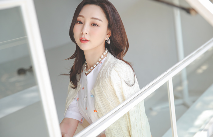 鲜明 豆扣 波浪卷 麻花 圆领 开衫