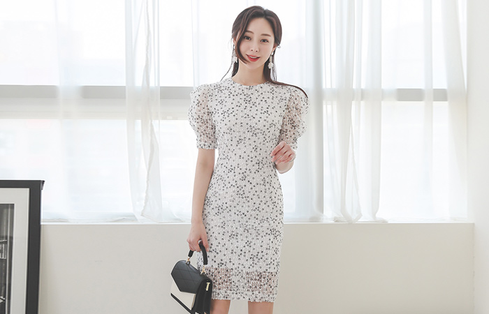 指小 花纹 亮片 蕾丝 泡泡袖 连衣裙