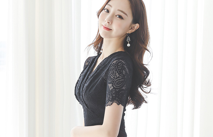 华丽 裹身褶皱 弹力 蕾丝 罩衫