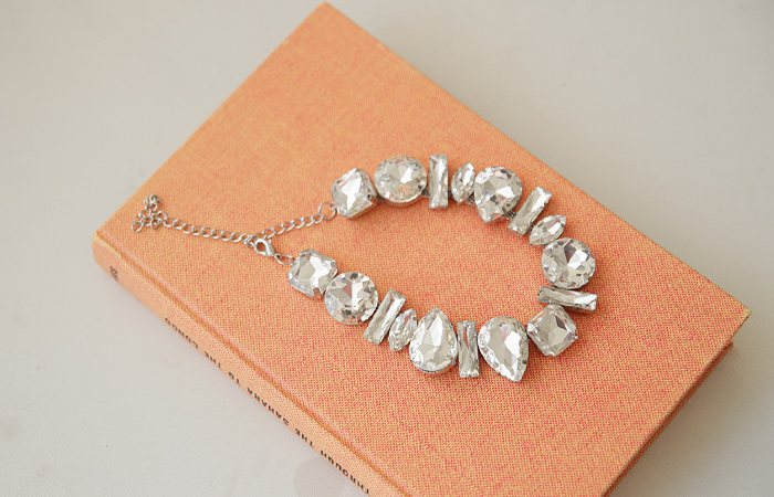 眨眼 层褶裙 粗 颈链 项链