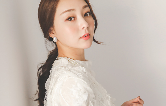 可丽饼蕾丝丝绒高龄女衬衫