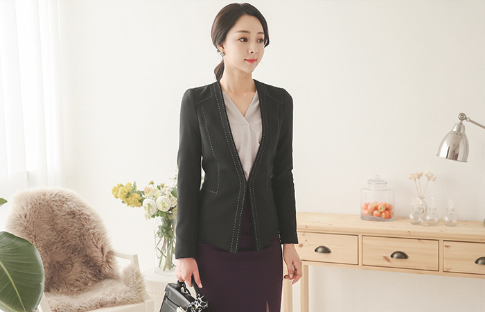 大胆的切口缝管外套