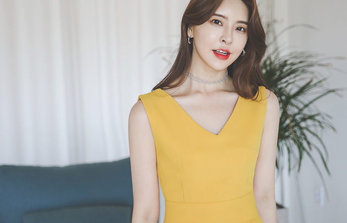 高档 V字领 修身 连衣裙(夏季)